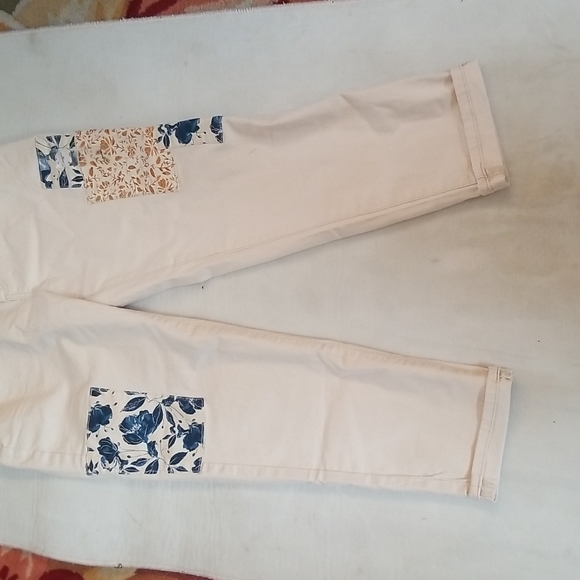 New Off White Boyfriend Jeans - Picture 3 of 6